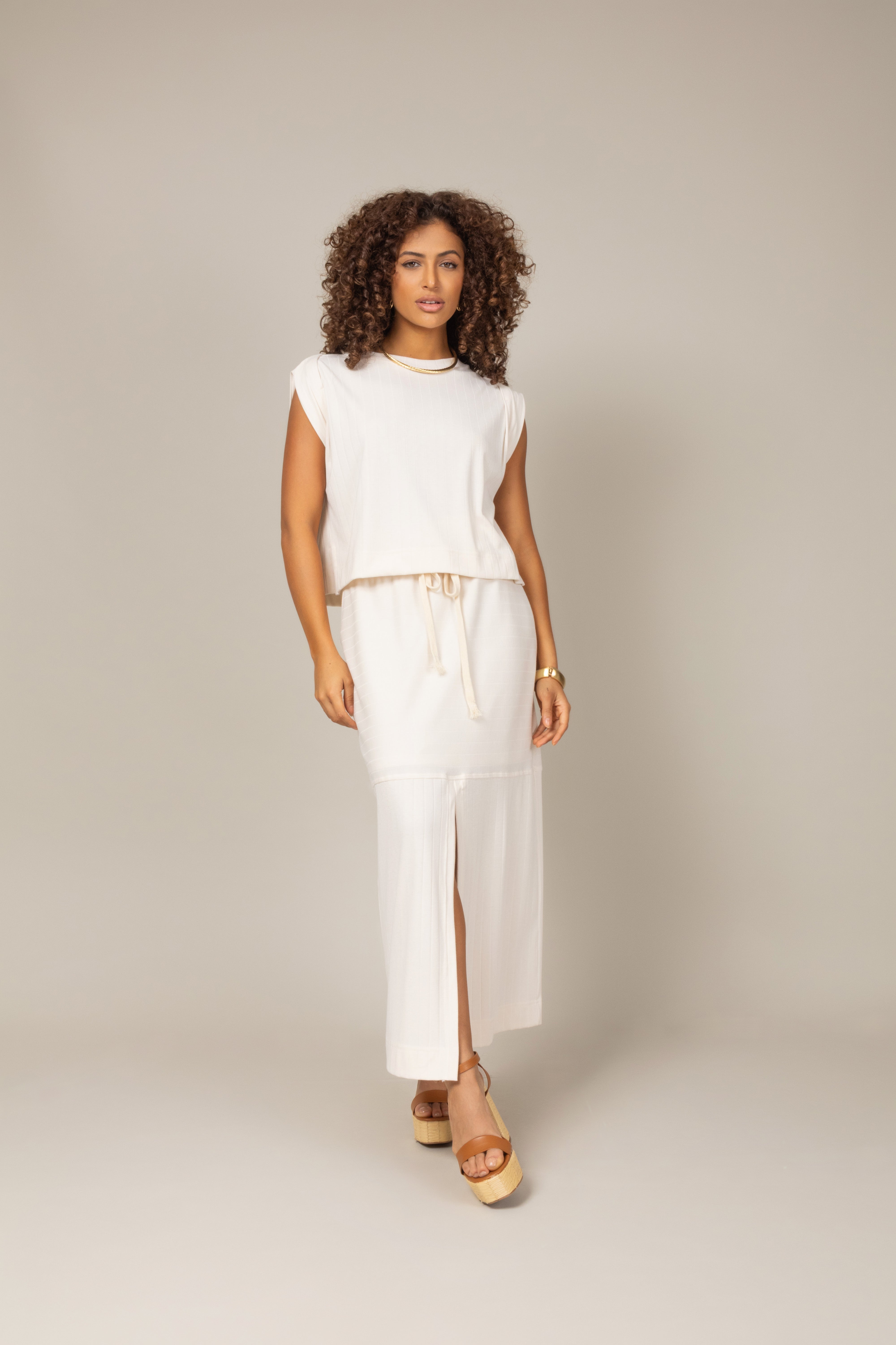 Conjunto Saia Midi com Blusa em Malha