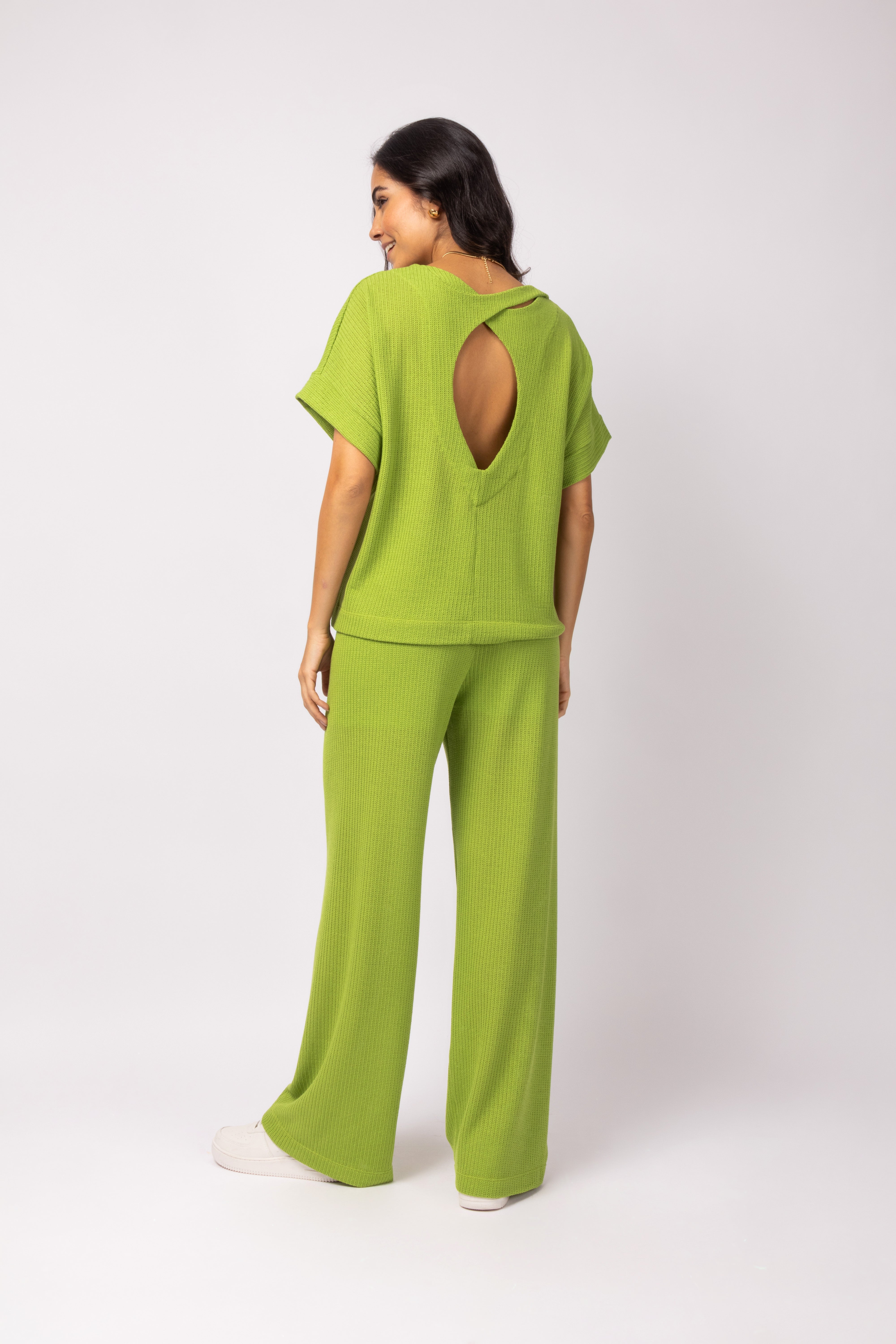 Conjunto de Blusa com Calça em Malha